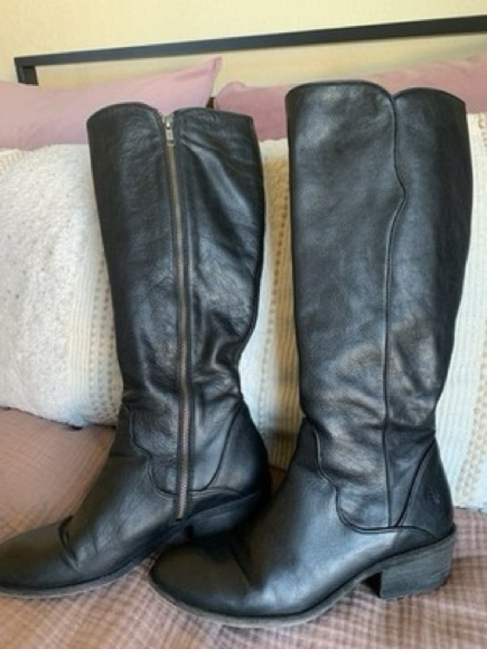 Frye carson piping tall boots size 9 Black Leather